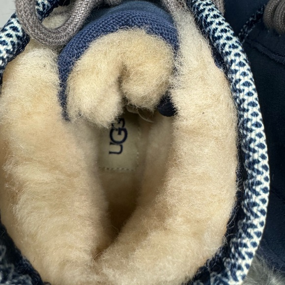 Uggs Neumel II Tasman (NEW NO TAGS, NO BOX)) Boys size 2 US - Picture 13 of 16